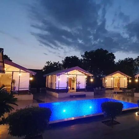 Luxury Farmhouse In Chhatarpur With Pool Nové Dillí Exteriér fotografie